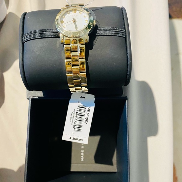 NWT Marc by Marc Jacobs Gold tone watch - Picture 2 of 9